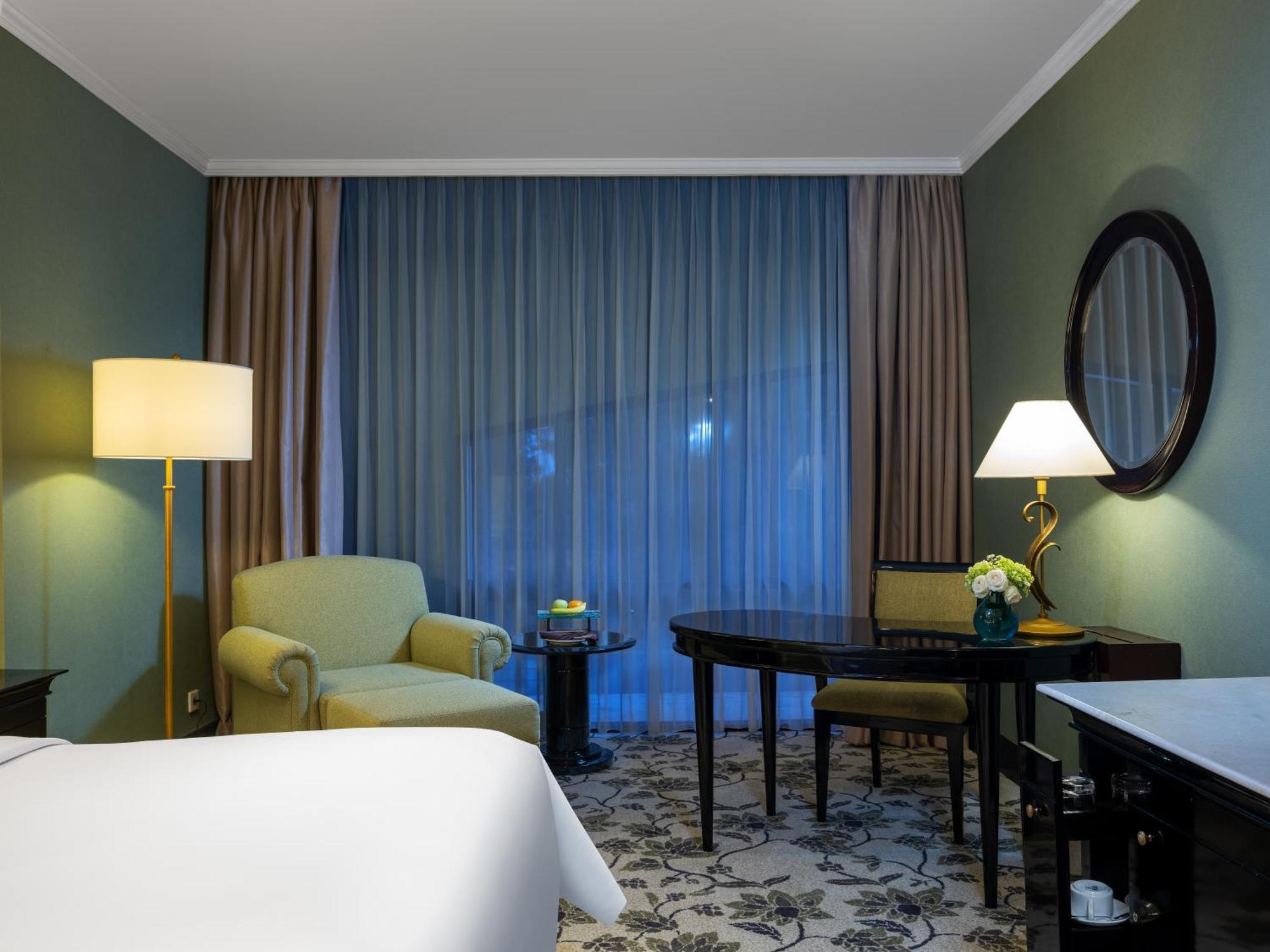 The Papandayan Hotel Bandung Room photo